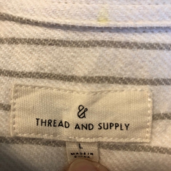 THREAD & SUPPLY WOMENS CREAM & TAN STRIPED FLANNEL BUTTON DOWN SHIRT SIZE LARGE - Picture 5 of 13